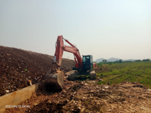 BOUNDARY WALL EXCAVATION WORK IN PROGRESS AT 590+350 RHS