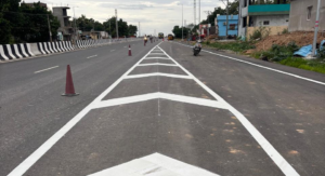 ROAD MARKING FOR BUSBAY AT CH 595+590 LHS