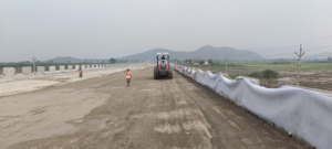 Bed preparation for Geostrap laying at Ch.622 VUP A2 RHS (Court Case Stretch)